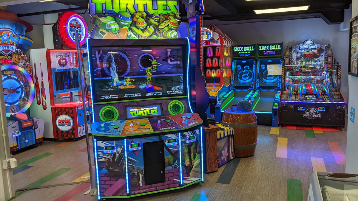 Bouncyland is a Family Activity Entertainment Center For Kids & Children in Muncie, Indiana! Features 15 bounce houses, toddler zone play area, arcade, birthday party hosting, My Plushy Pals where you can create your own stuffed animal, and concessions & dining! There's so many fun things for kids & children to do at Bouncyland in Muncie!