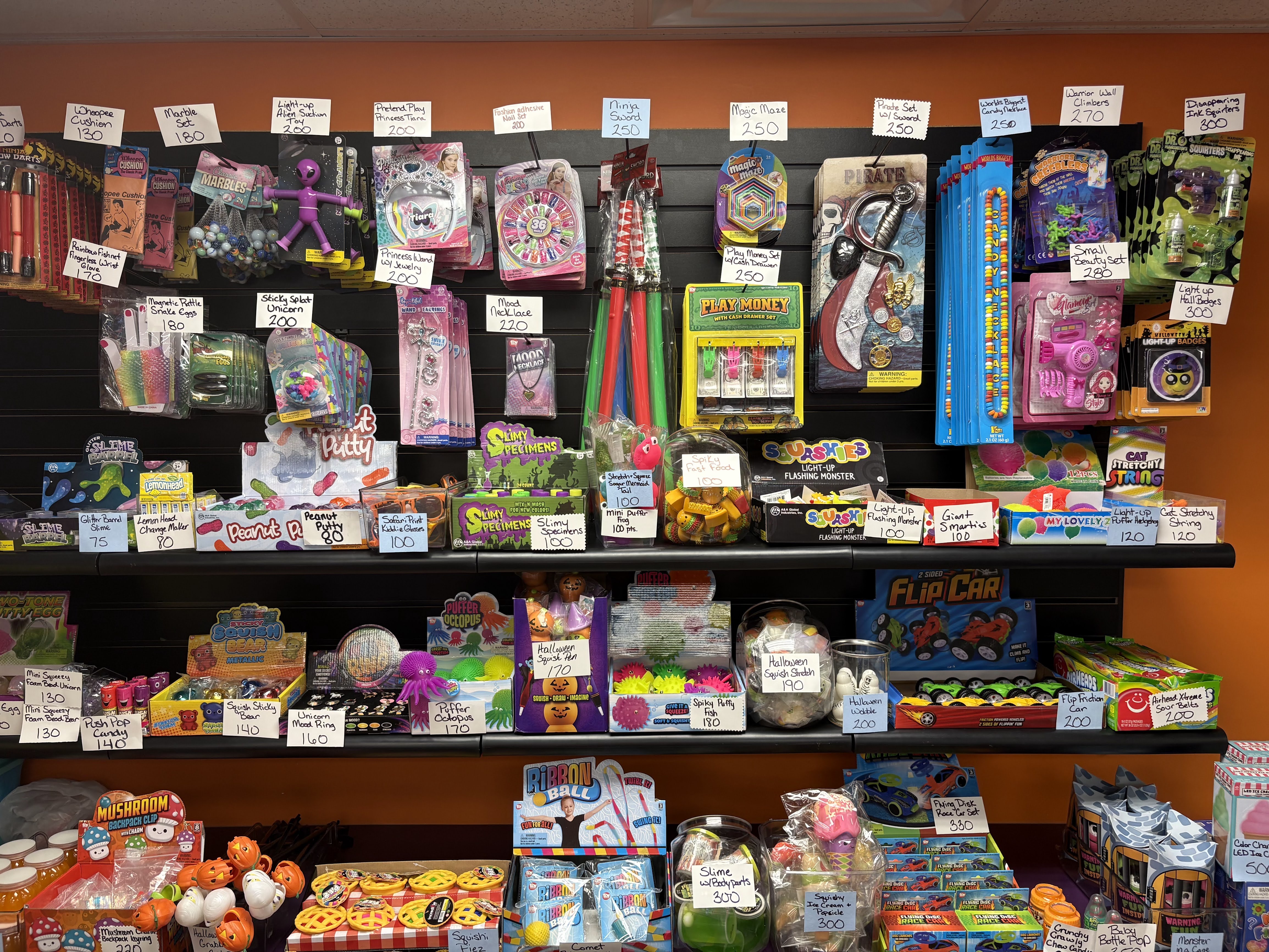 Bouncyland is a Family Activity Entertainment Center For Kids & Children in Muncie, Indiana! Features 15 bounce houses, toddler zone play area, arcade, birthday party hosting, My Plushy Pals where you can create your own stuffed animal, and concessions & dining! There's so many fun things for kids & children to do at Bouncyland in Muncie!