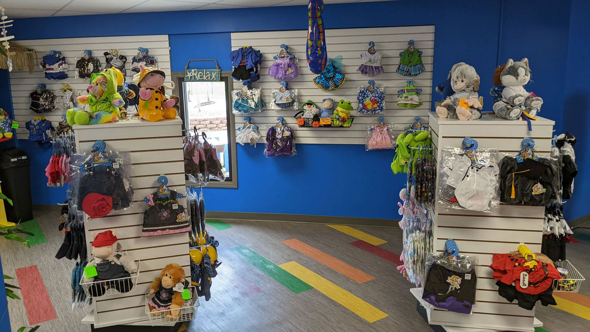 Bouncyland is a Family Activity Entertainment Center For Kids & Children in Muncie, Indiana! Features 15 bounce houses, toddler zone play area, arcade, birthday party hosting, My Plushy Pals where you can create your own stuffed animal, and concessions & dining! There's so many fun things for kids & children to do at Bouncyland in Muncie!